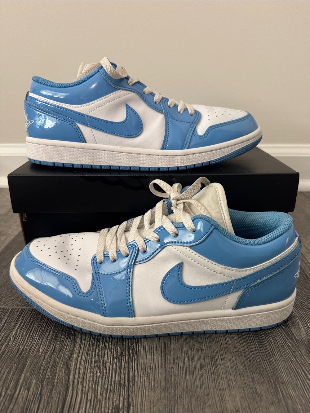 Nike Air Jordan 1 Low SE Sneakers White/Legend Blue Size 8